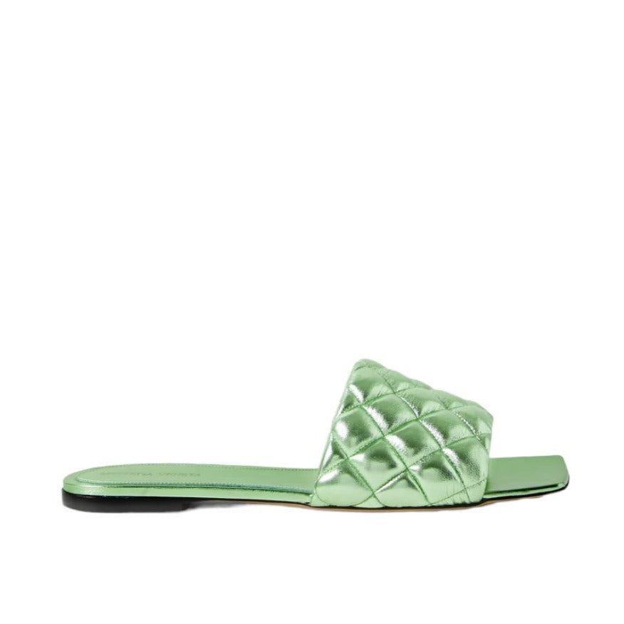 サンダル・ミュール BOTTEGA VENETA PADDED QUILTED NAPPA SLIDE SANDALS Bottega Veneta® Women's Padded Flat Sandal in Cipria. Shop